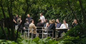 Kendal-Noctor_FFA_HL_Garden Group Portrait